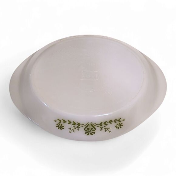 Vintage Glasbake Divided Casserole Serving Dish – White with Green Daisy Pattern - Picture 3 of 8